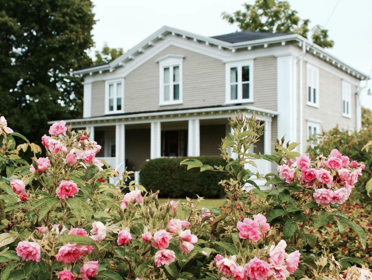 Evangeline Inn & Motel Grand pré Eksteriør billede