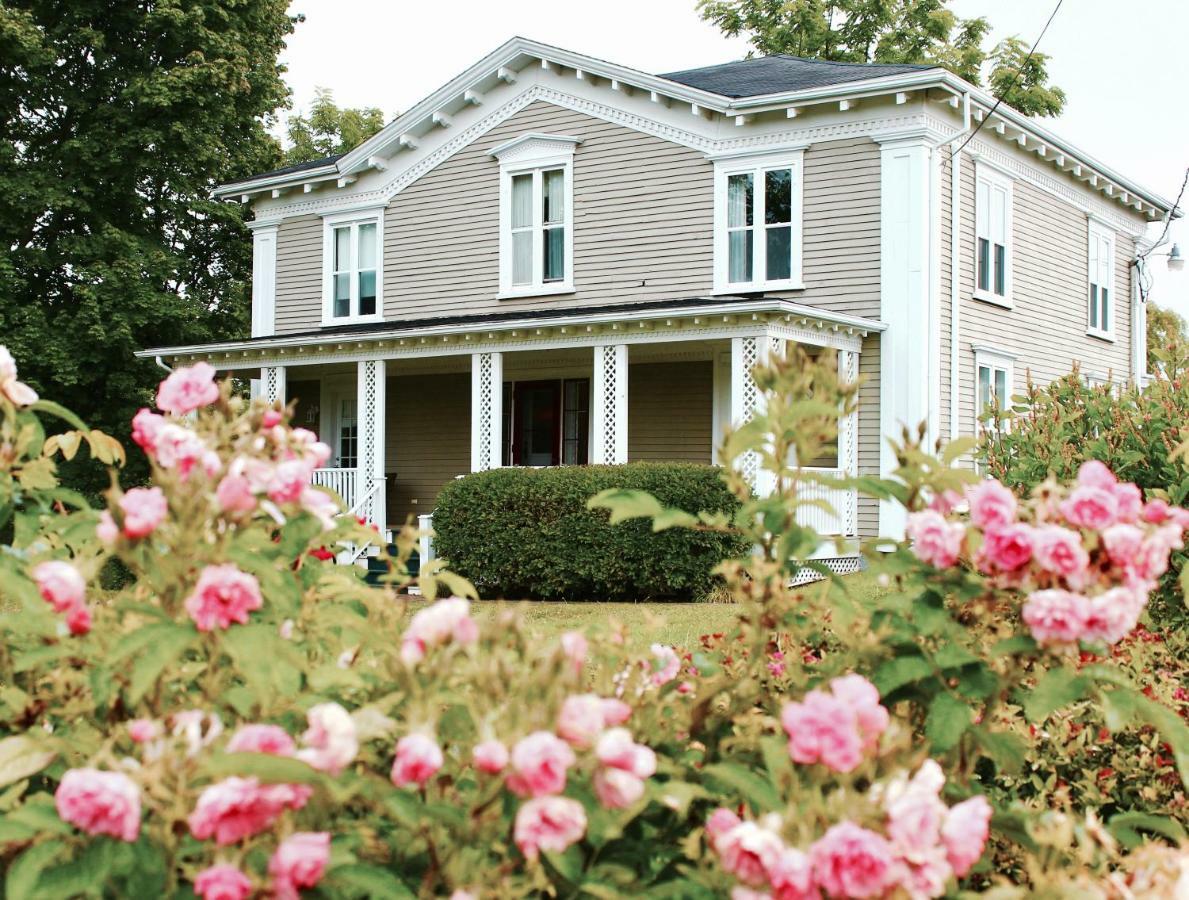 Evangeline Inn & Motel Grand pré Eksteriør billede