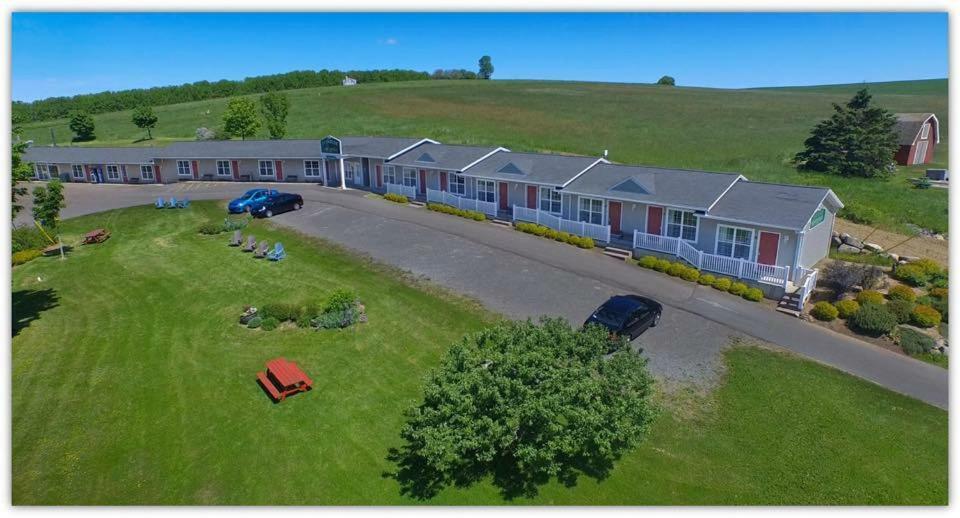 Evangeline Inn & Motel Grand pré Eksteriør billede