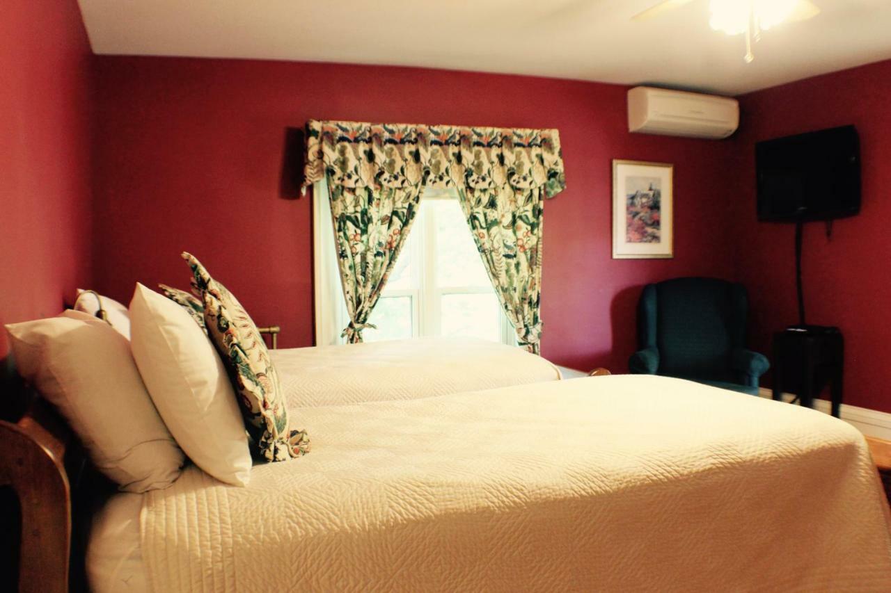 Evangeline Inn & Motel Grand pré Eksteriør billede