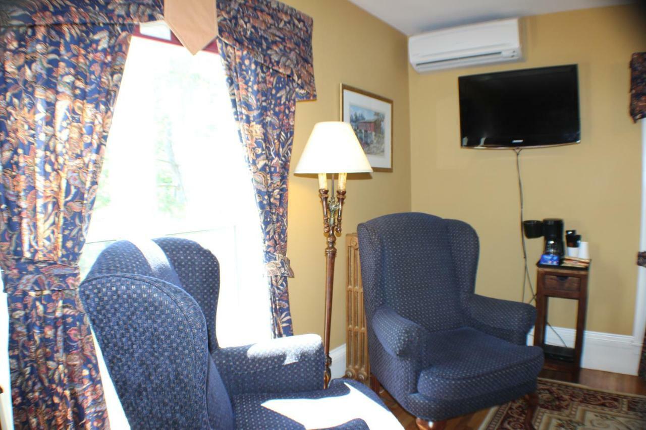 Evangeline Inn & Motel Grand pré Eksteriør billede
