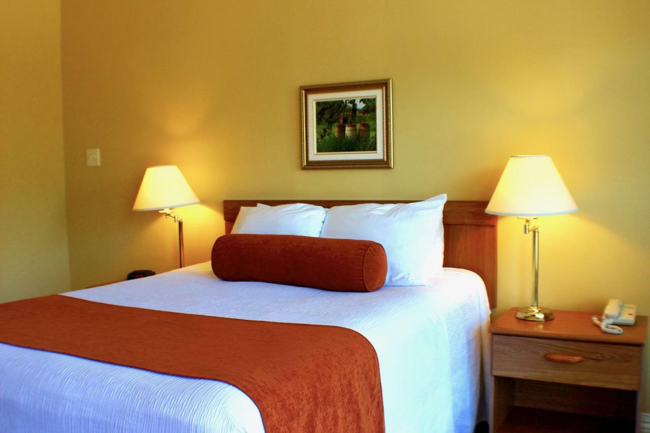 Evangeline Inn & Motel Grand pré Eksteriør billede