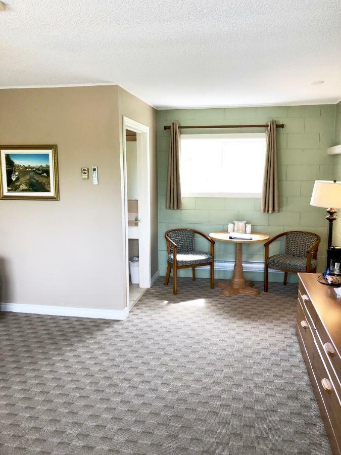Evangeline Inn & Motel Grand pré Eksteriør billede