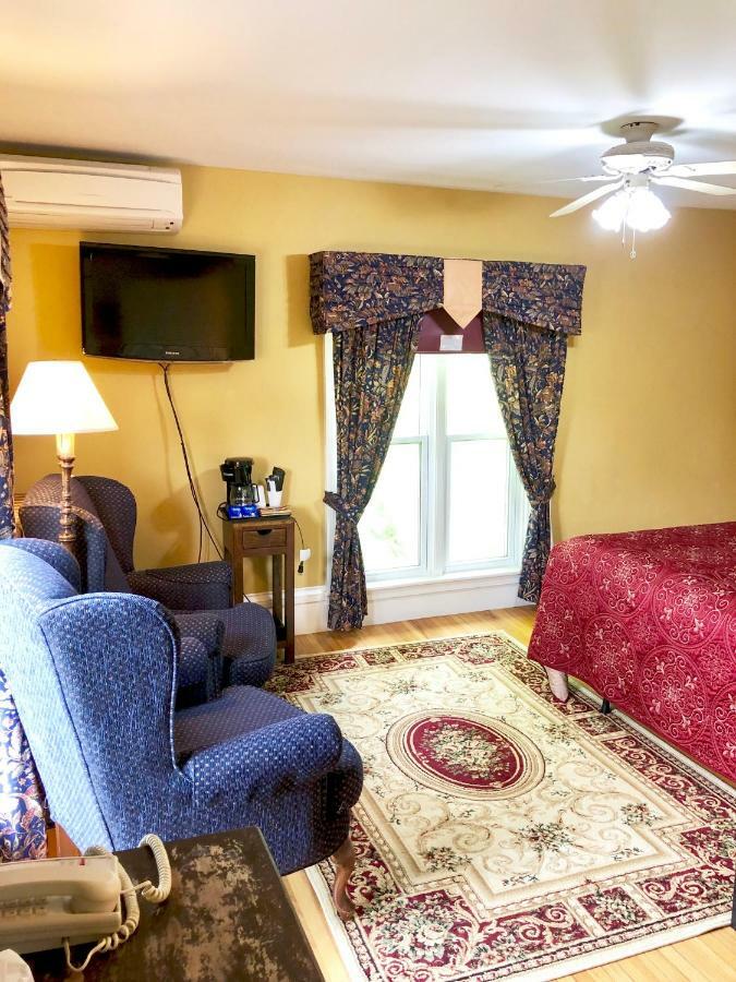 Evangeline Inn & Motel Grand pré Eksteriør billede